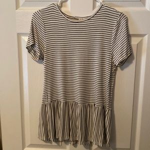 Ruffle shirt black and white